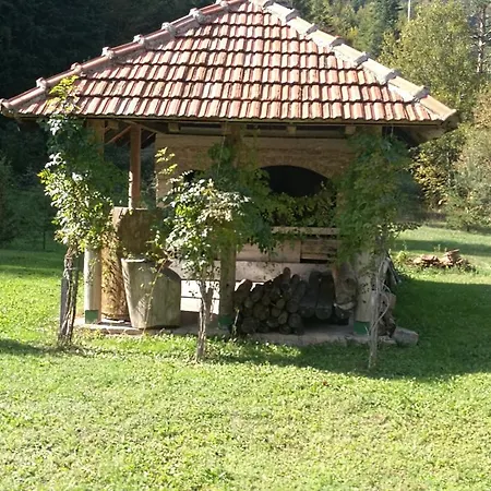 Vikendica Kamenica